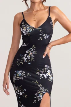 Farah | Black Floral Print Plunge Neck Maxi Dress With Split Detail -Stylixon Sales Store WB BR CL126720 FarahBlackFloralPrintPlungeNeckMaxiDressWithSplitDetail0 5621b8e3 99b7 4626 8485 e51380301fdb scaled
