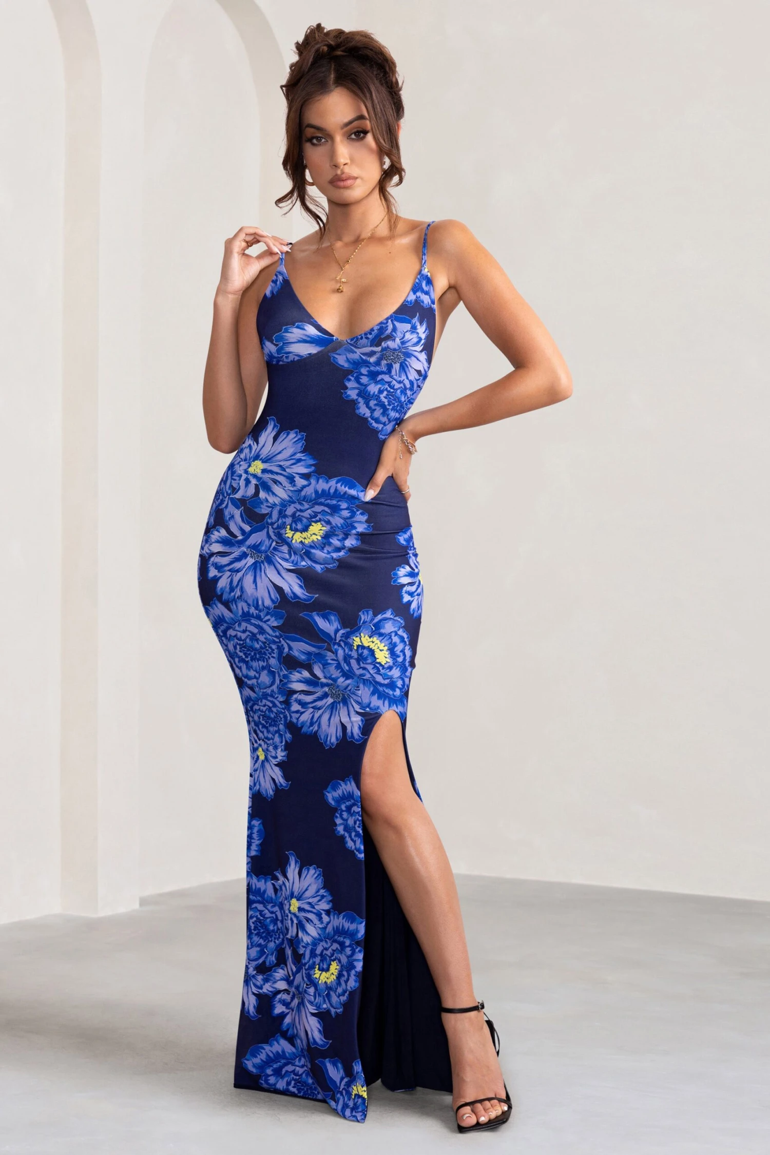 Farah | Blue Floral Print Plunge Neck Maxi Dress With Split Detail 4 Farah | Blue Floral Print Plunge Neck Maxi Dress With Split Detail - Image 4