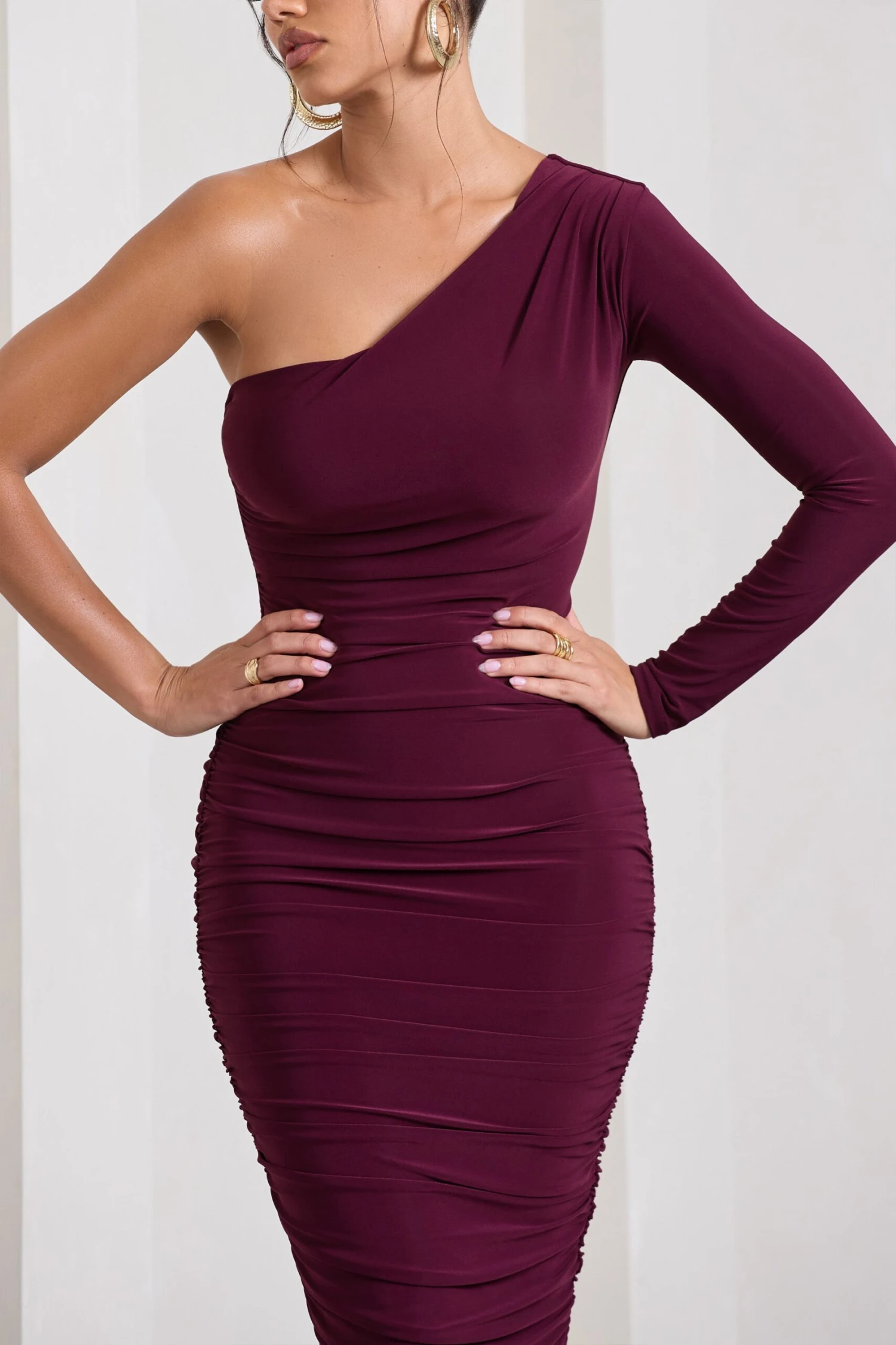 In The Shadows | Burgundy One Sleeve Midi Dress With Ruching 3 In The Shadows | Burgundy One Sleeve Midi Dress With Ruching - Image 3